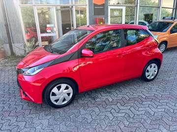 1.0 69 CV VVT-I X-BLACK TSS OK NEOPATENTATI!!!