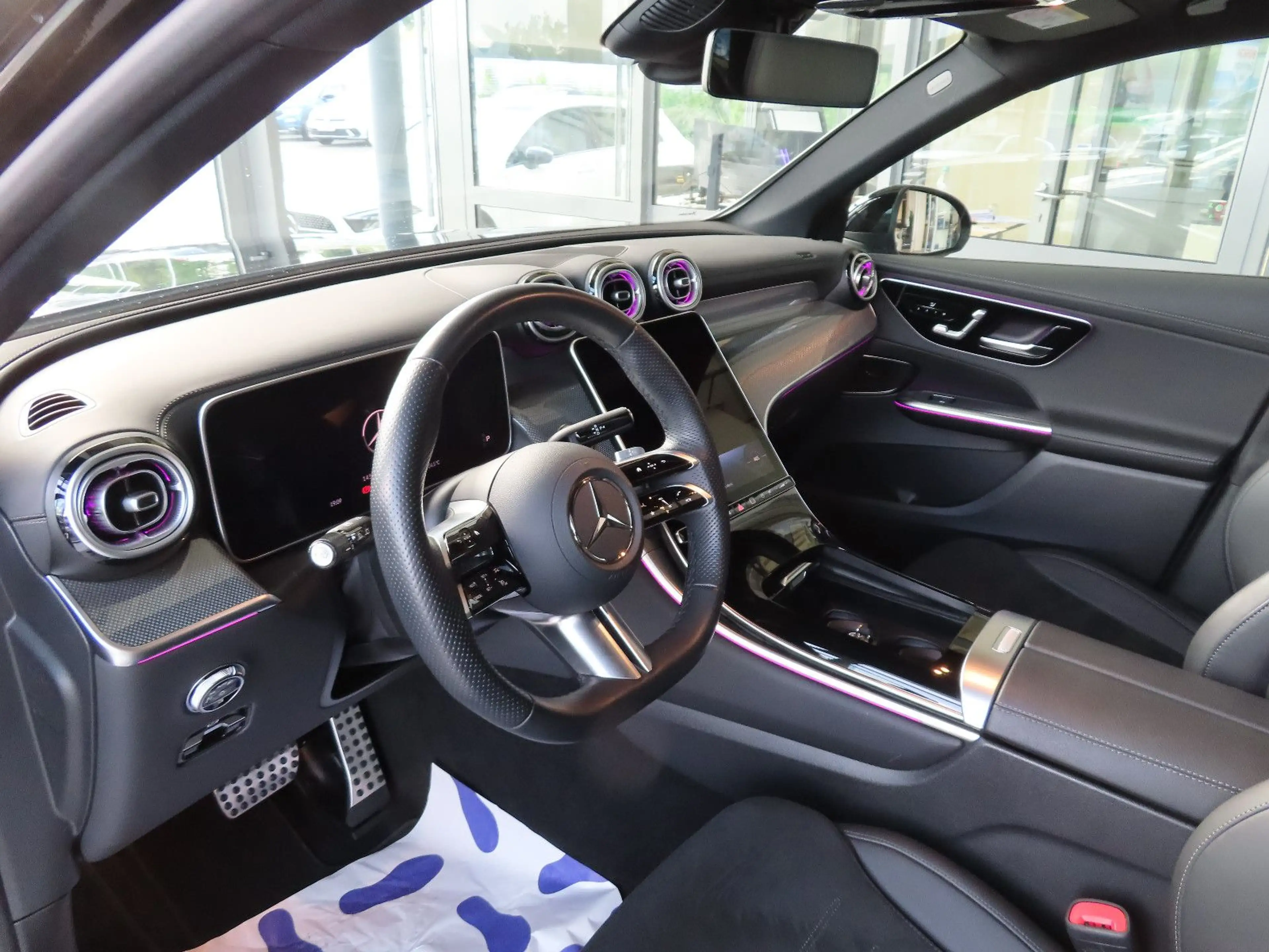 Mercedes-Benz GLC 220 d 4Matic AMG  PANO AHK LED — photo 9