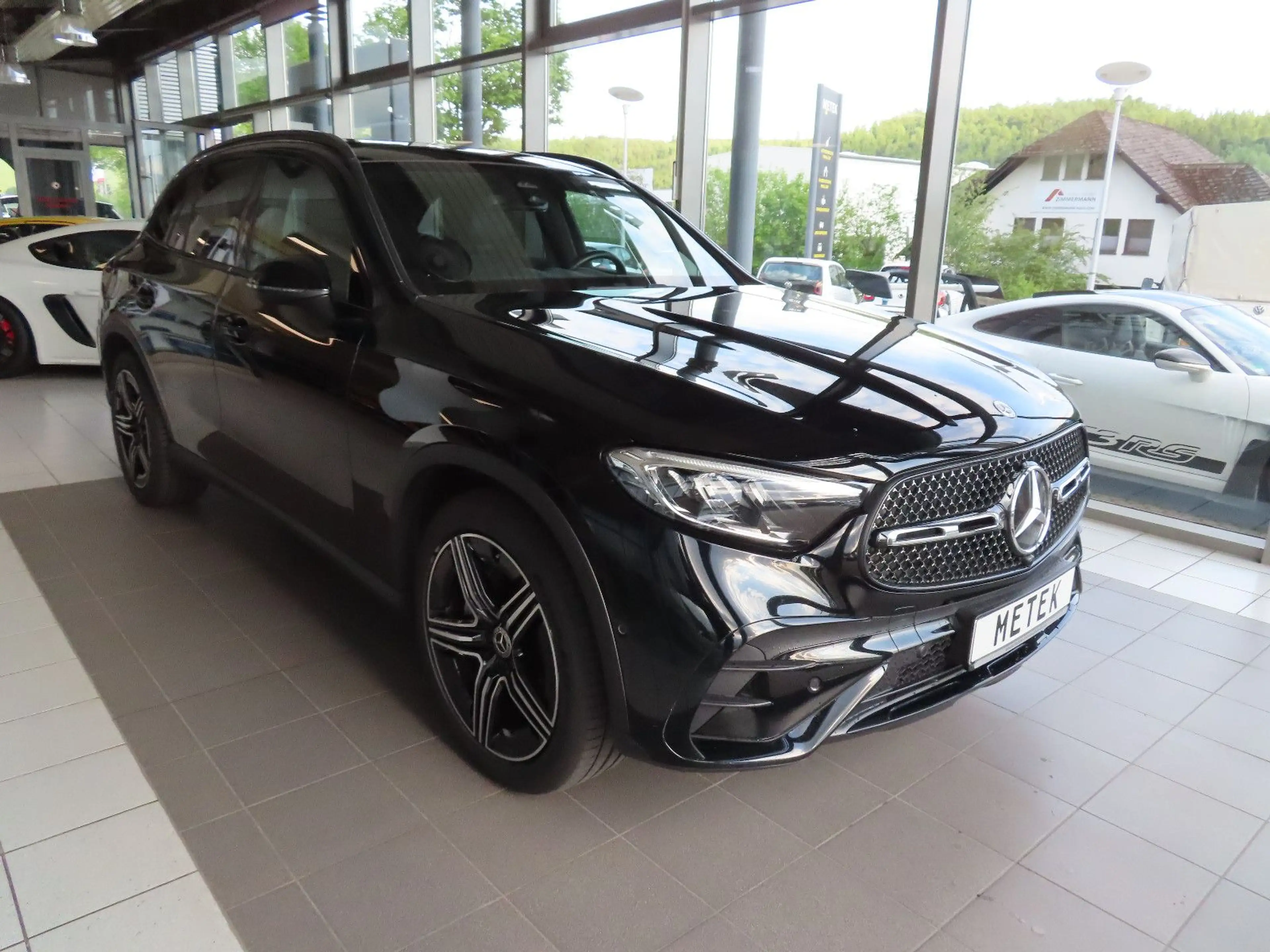 Mercedes-Benz GLC 220 d 4Matic AMG  PANO AHK LED — photo 4