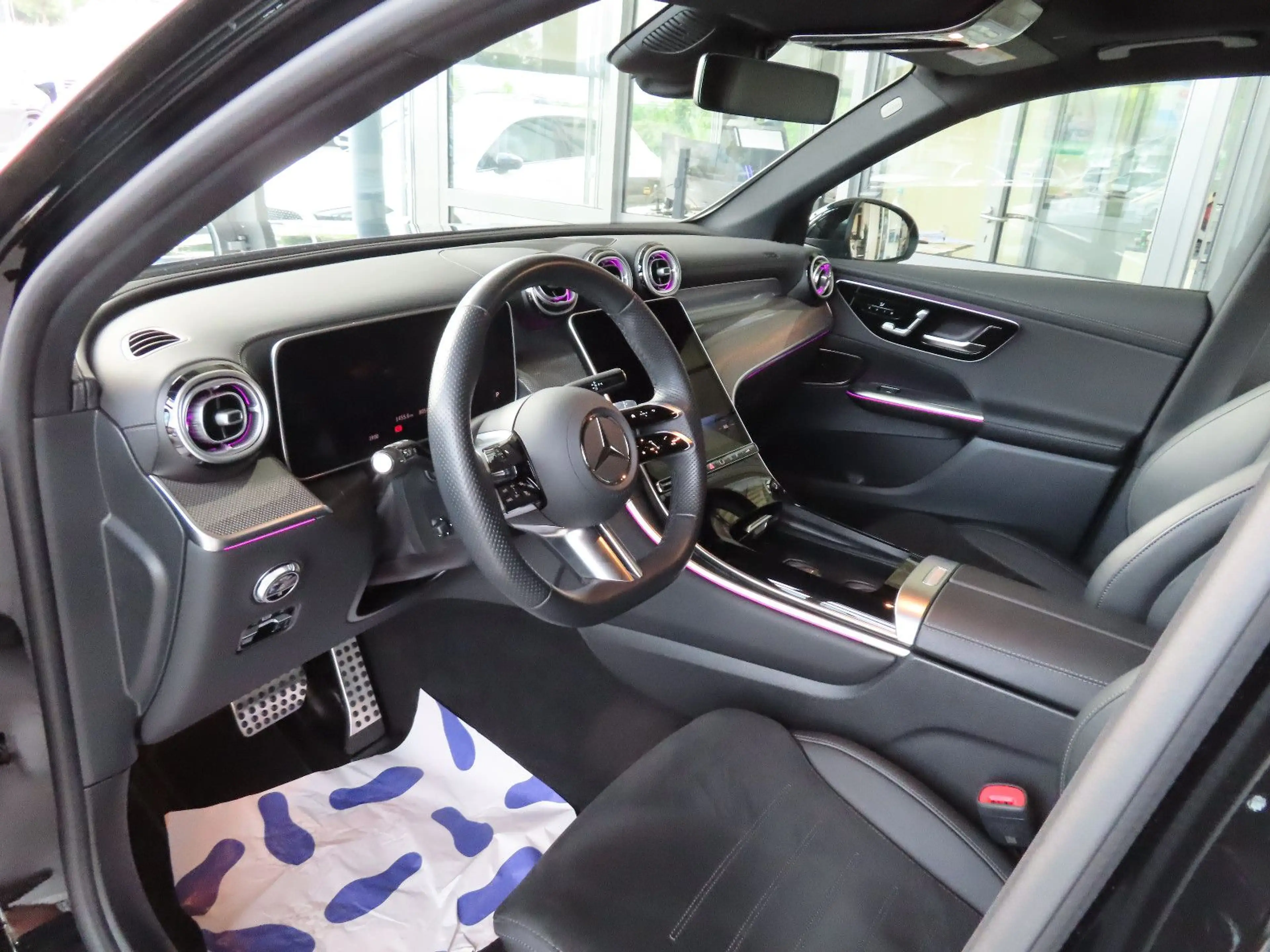 Mercedes-Benz GLC 220 d 4Matic AMG  PANO AHK LED — photo 5