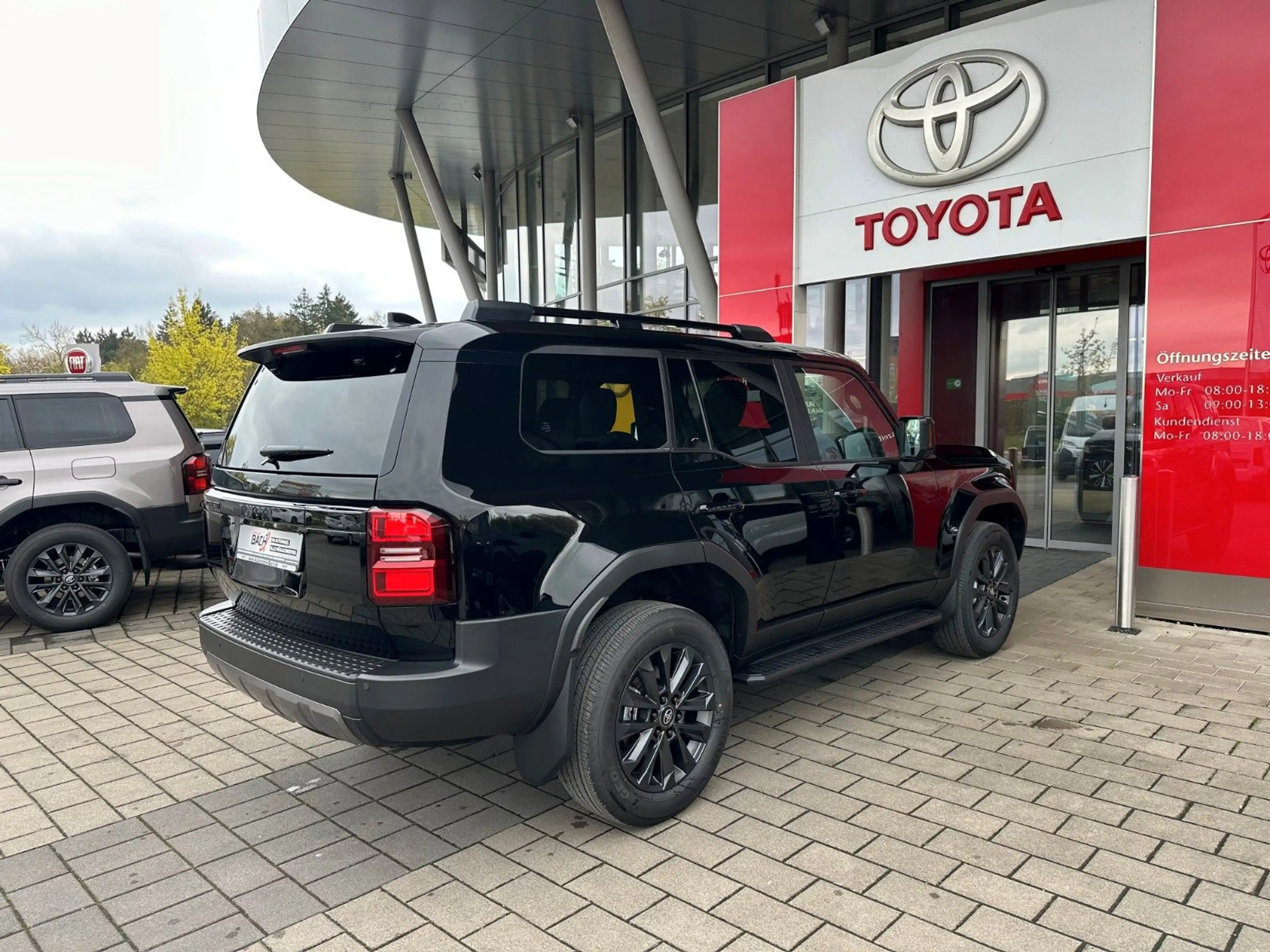 Toyota Land Cruiser 2.8 D-4D 151 kW AWD Lounge PANORAMA — photo 6