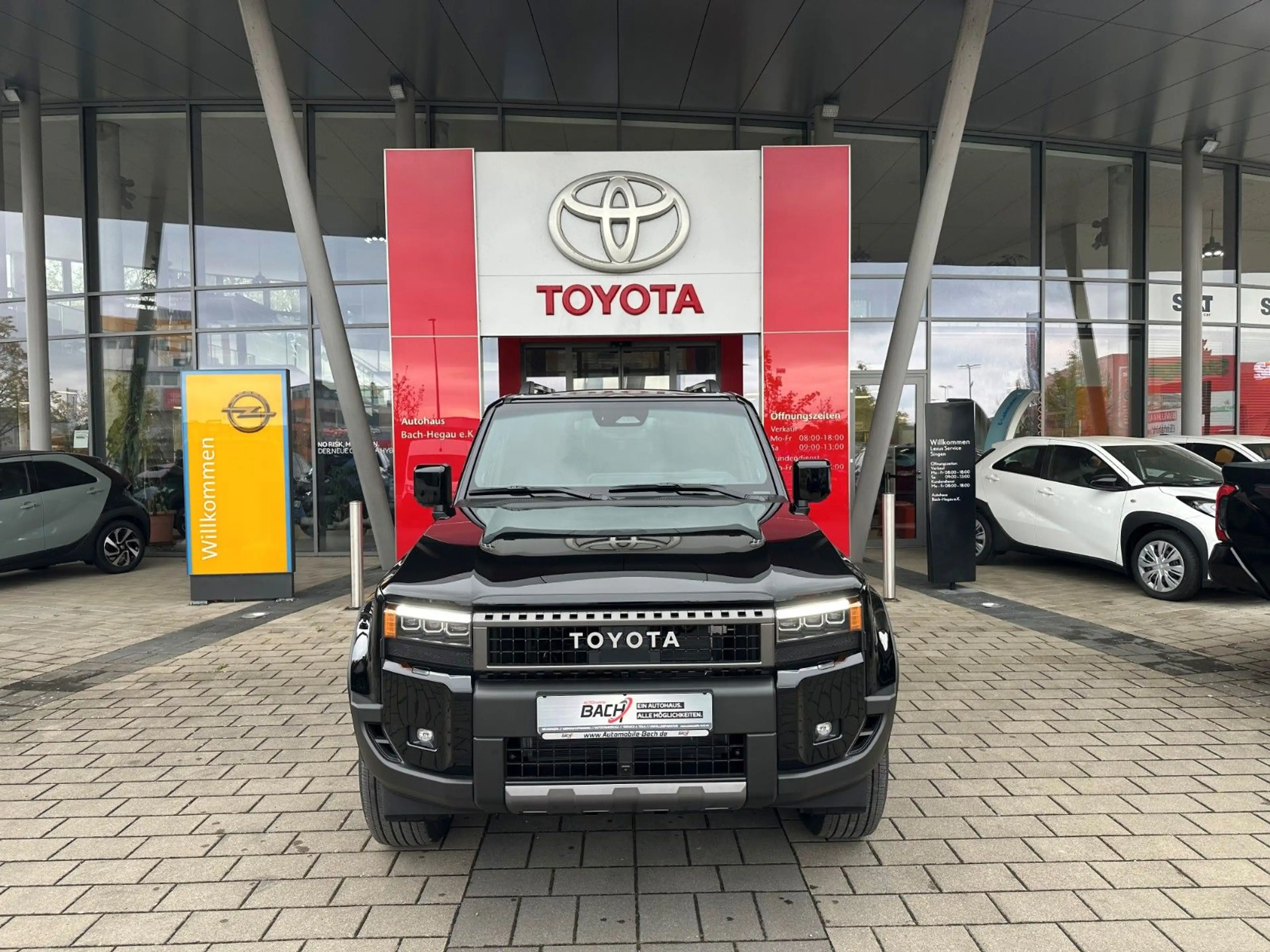 Toyota Land Cruiser 2.8 D-4D 151 kW AWD Lounge PANORAMA — photo 5
