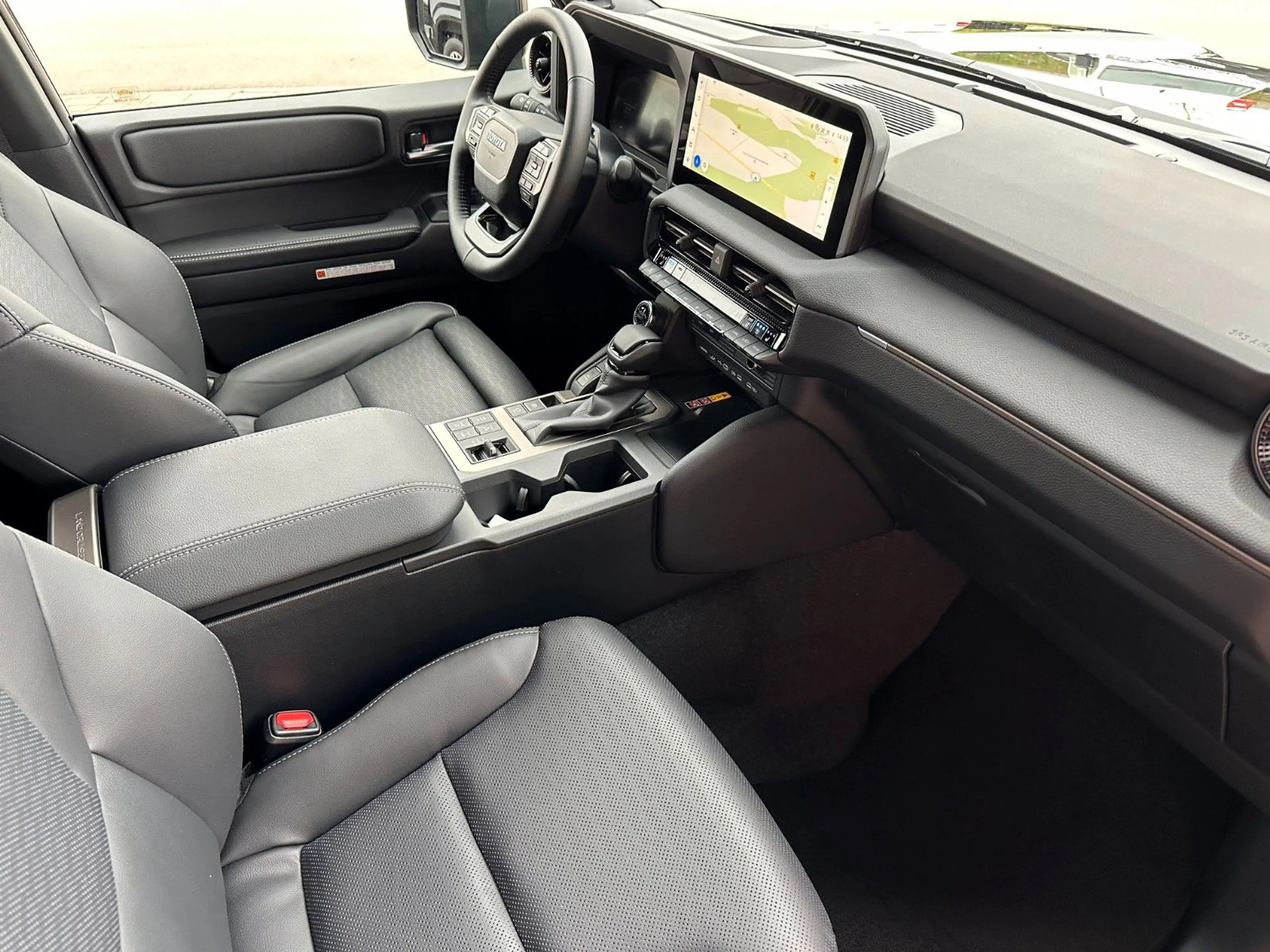 Toyota Land Cruiser 2.8 D-4D 151 kW AWD Lounge PANORAMA — photo 13