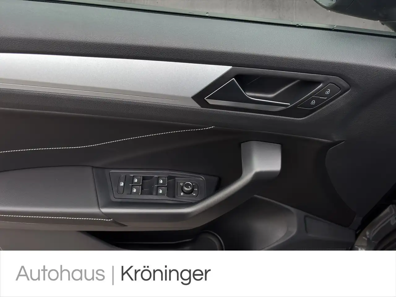 Volkswagen T-Roc GOAL 1.5 TSI DSG AHK Navi ACC Rück 8