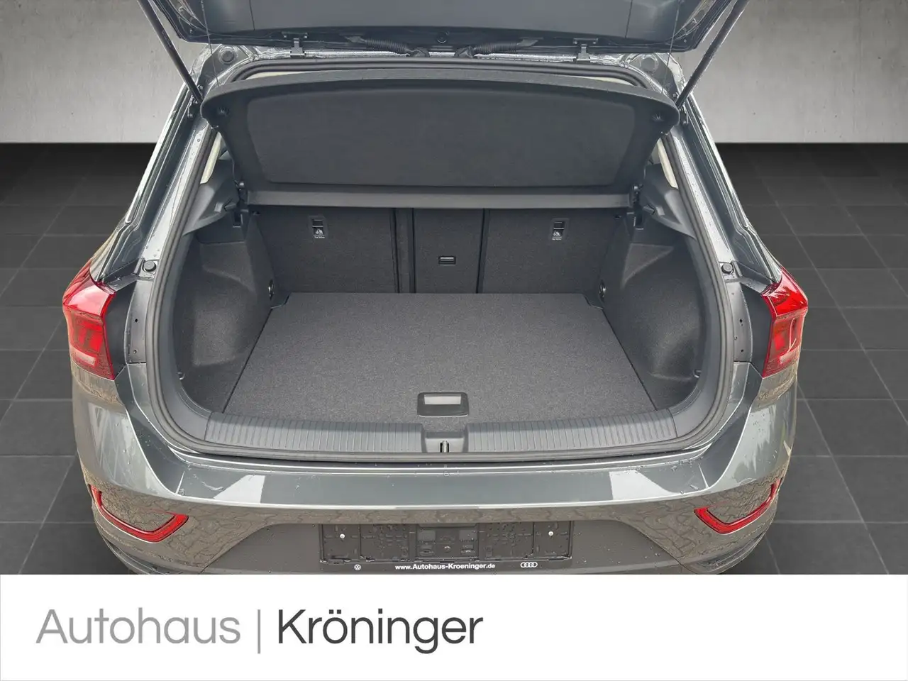 Volkswagen T-Roc GOAL 1.5 TSI DSG AHK Navi ACC Rück 19