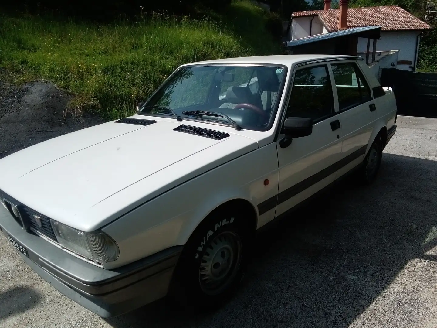 Alfa Romeo Giulietta 1.6 L Белый - 1