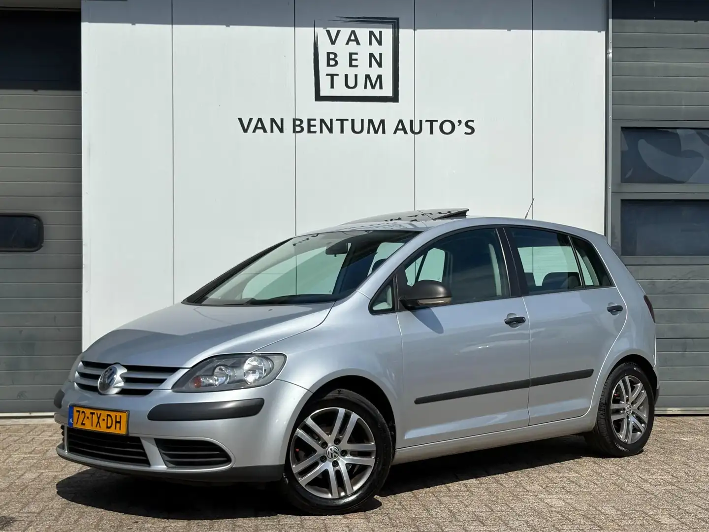 Volkswagen Golf Plus 1.6 Trendline 102pk Schuifdak Cruise Trekhaak Grijs - 1
