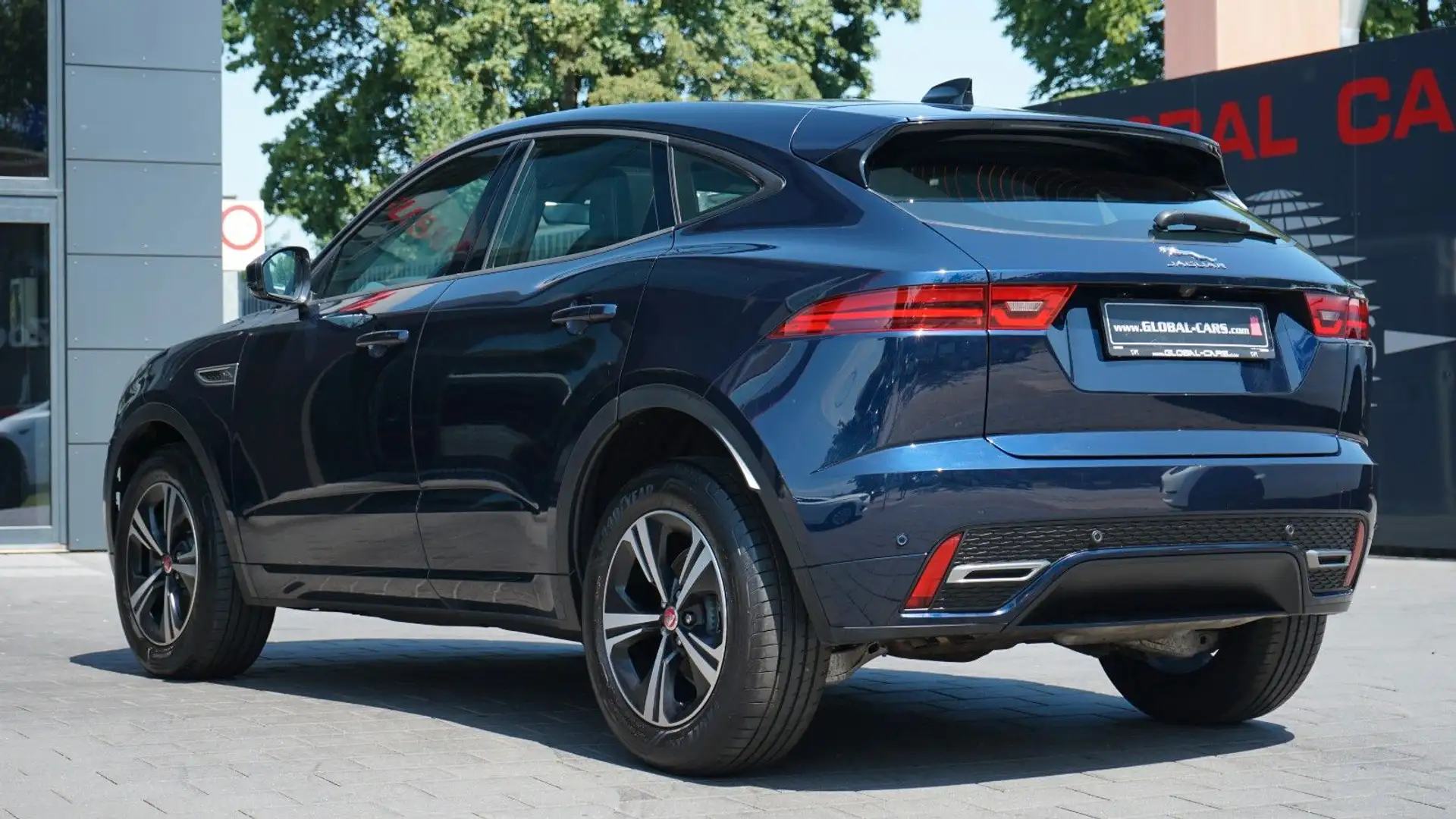 Jaguar E-Pace E-PACE D200 AWD R-DYNAMIC S*PANORAMA*VIRTUAL* Blau - 2