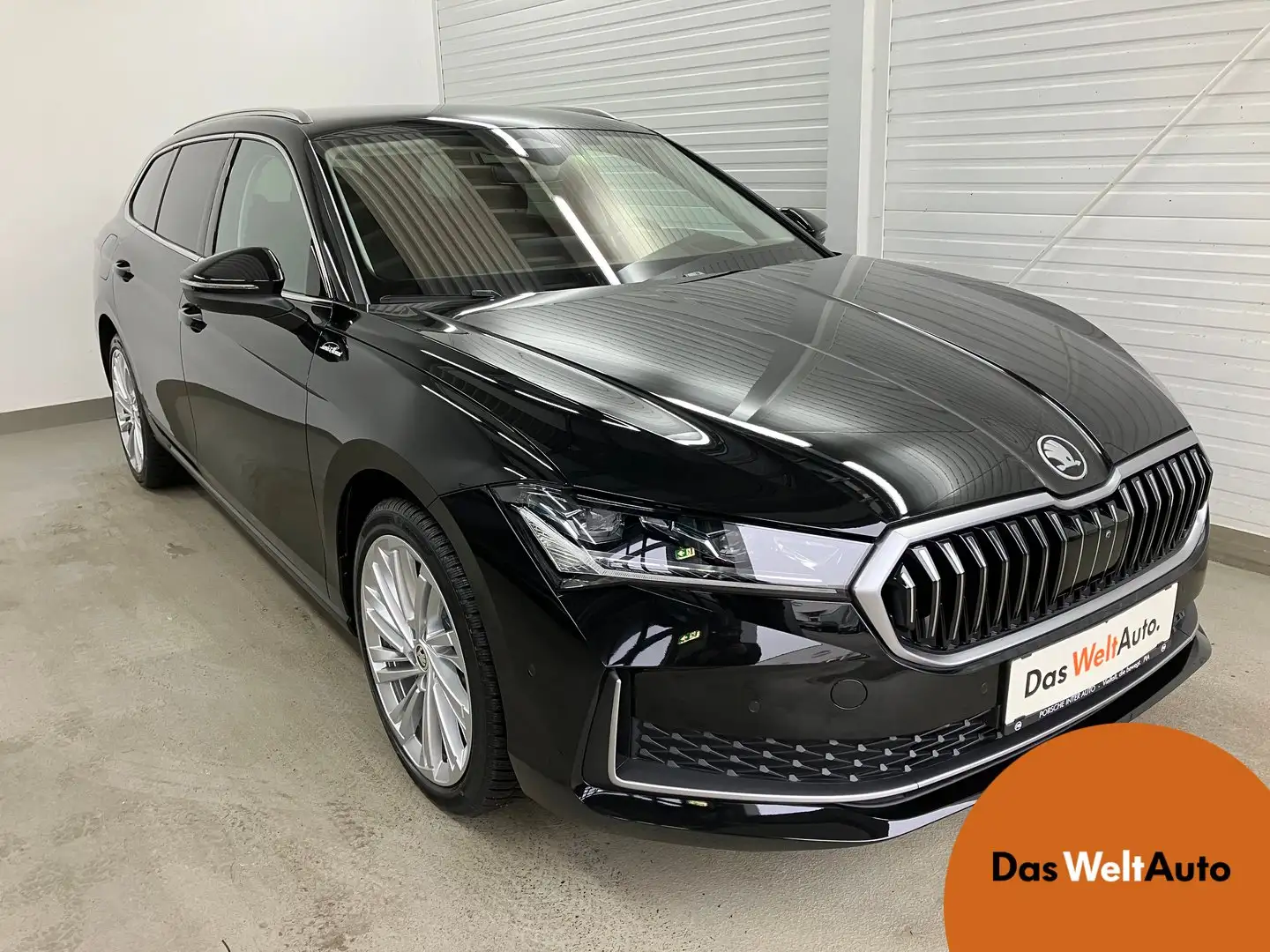 Skoda Superb 4x4 L&K TDI DSG Schwarz - 1