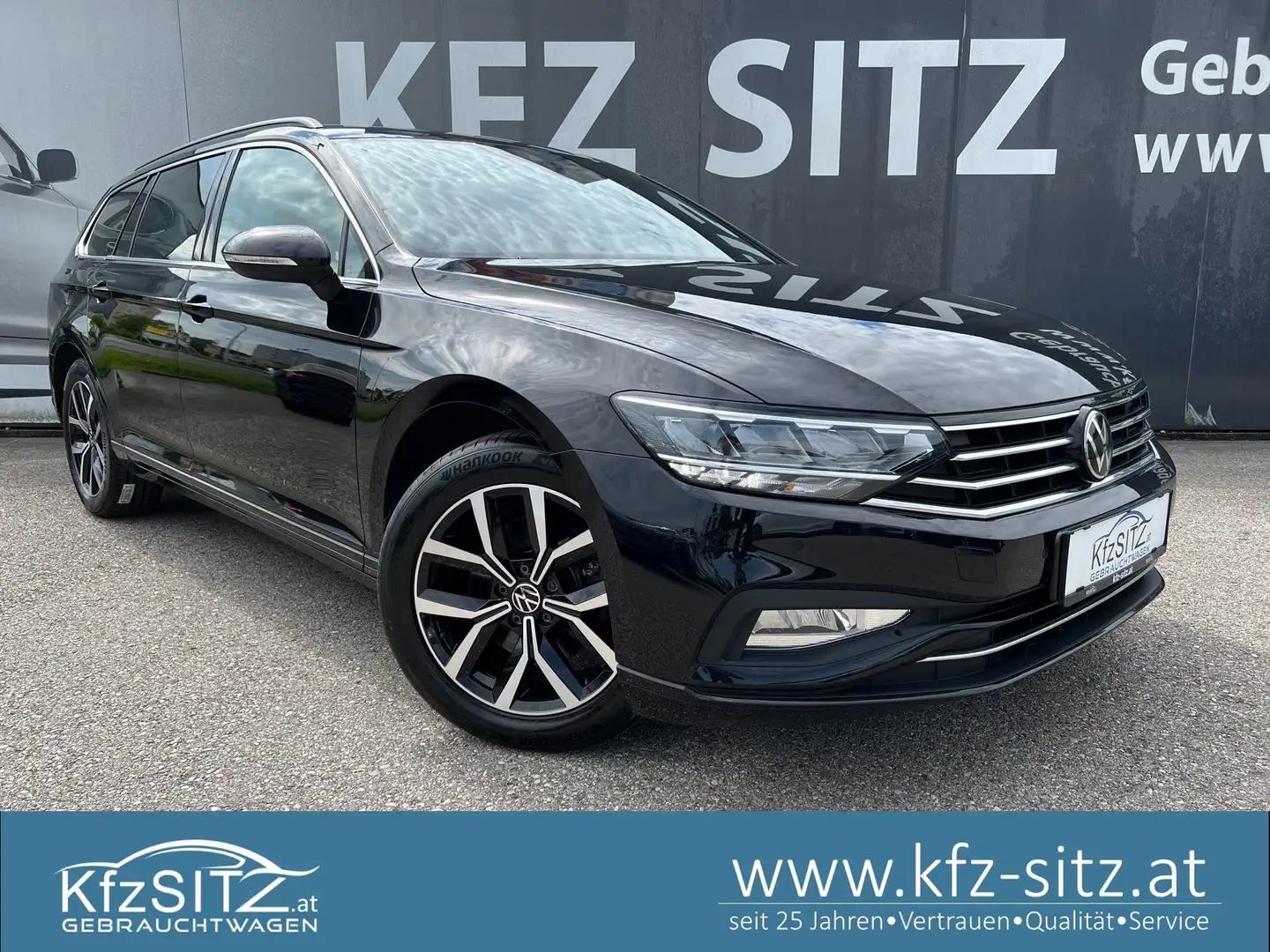 Volkswagen Passat Variant Business 2,0 SCR TDI DSG  | NP: €55.700 Schwarz - 1