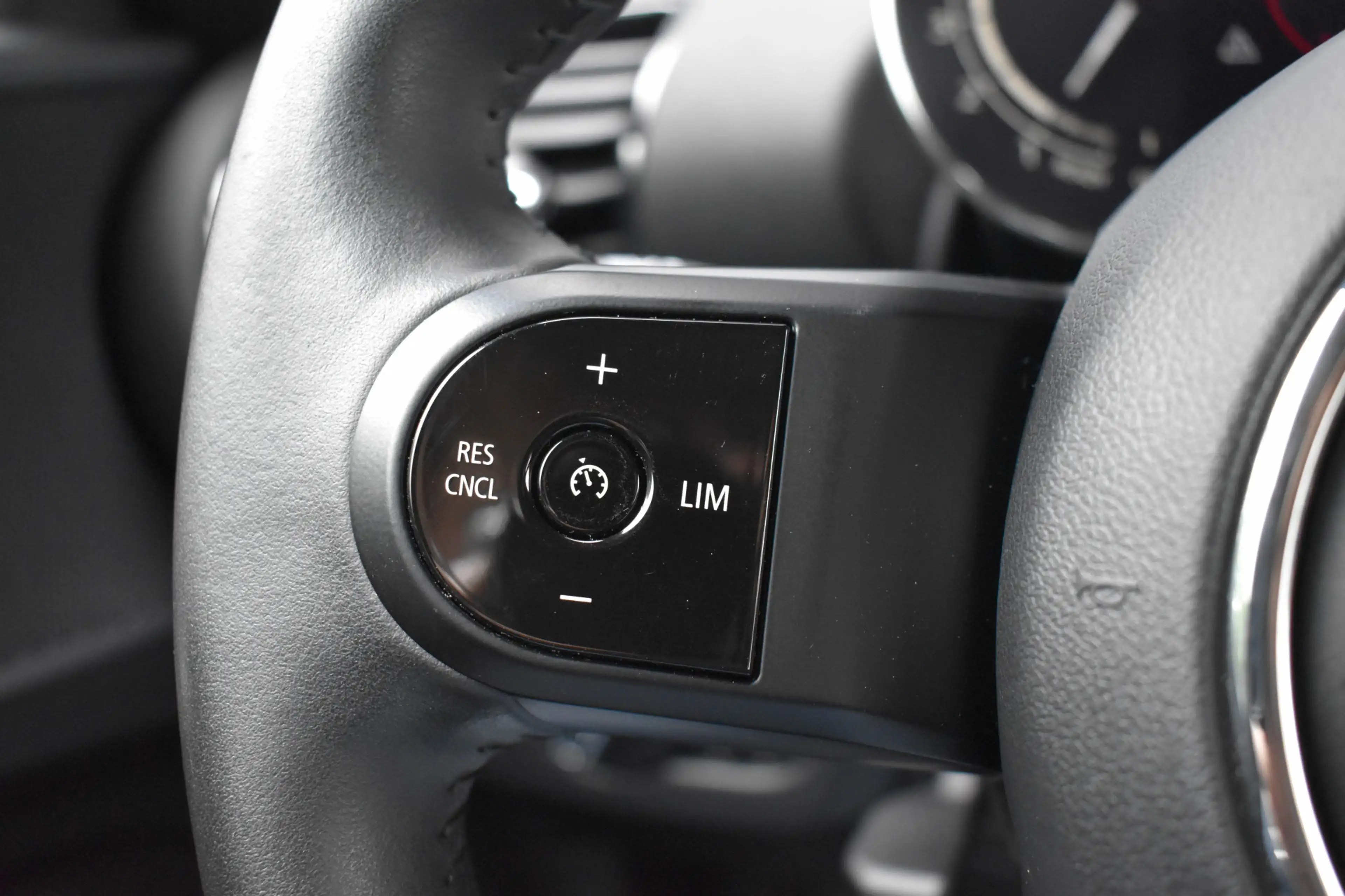 MINI One Clubman 1.5 Aut. | Xenon/LED | Stoelverwarming | Keyless | — photo 25