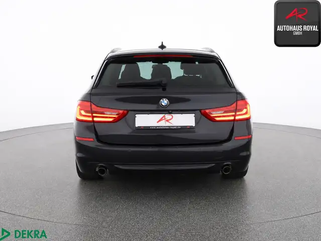 BMW 5 Series view 4