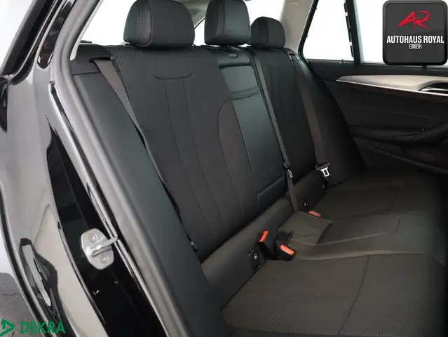 BMW 5 Series view 13
