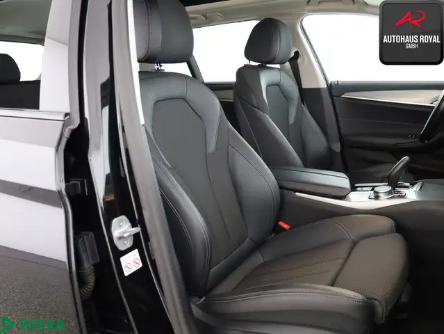 BMW 5 Series view 12