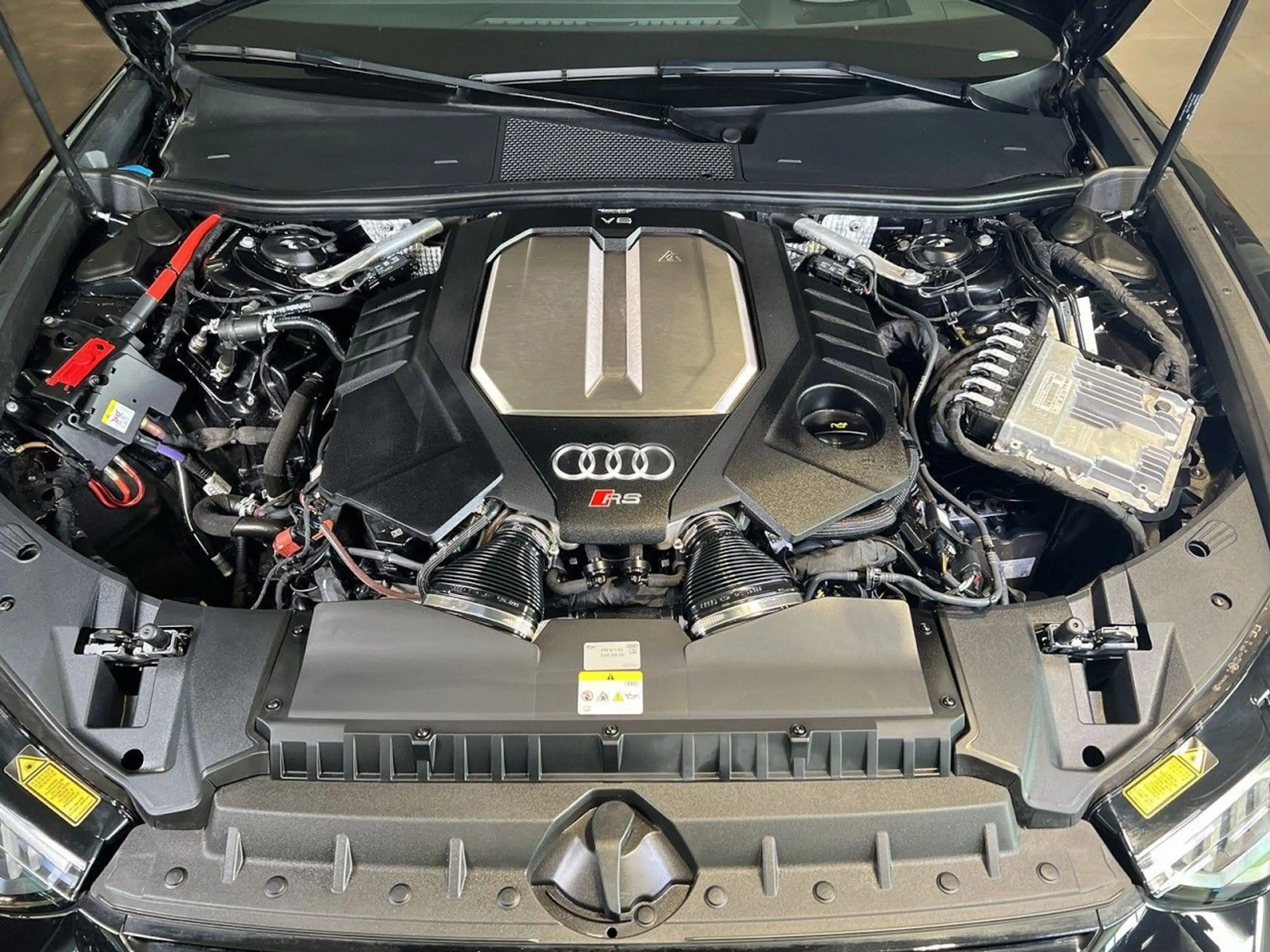 Audi RS6 Avant TFSI quattro B&O Panorama HD-Matrix-LED — photo 12