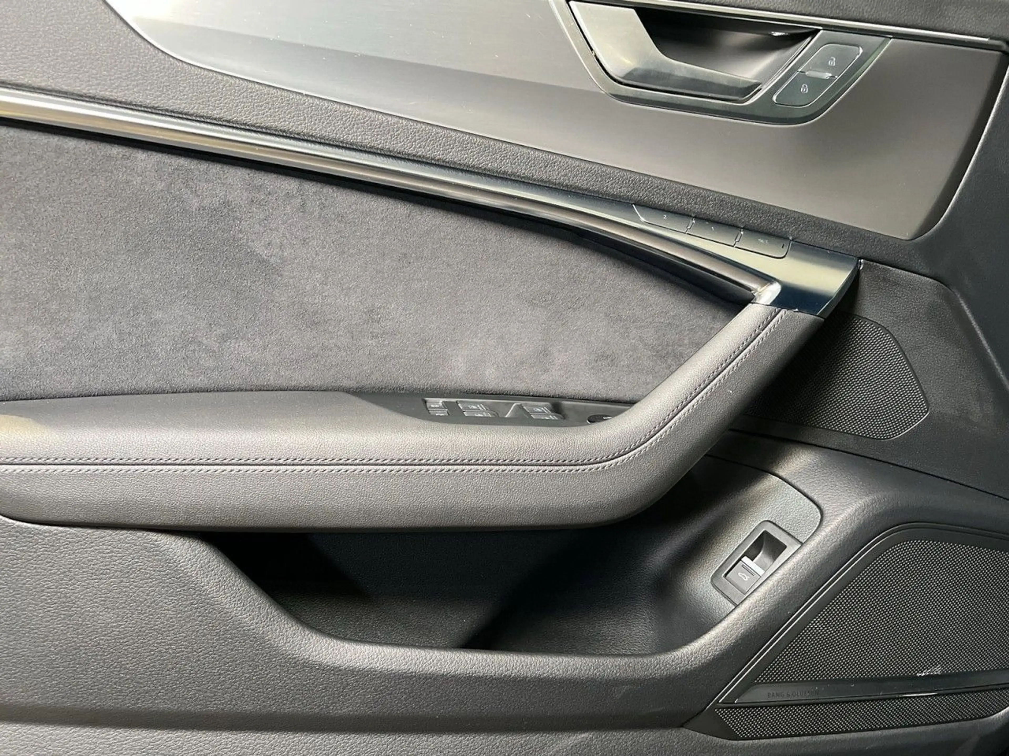Audi RS6 Avant TFSI quattro B&O Panorama HD-Matrix-LED — photo 15