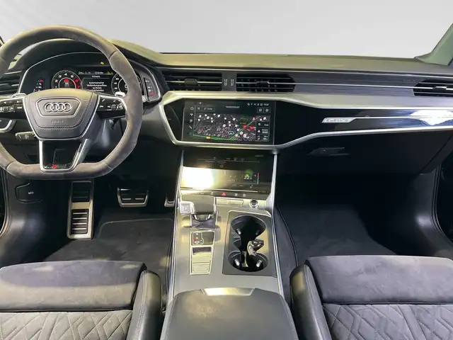 Audi RS6 view 7