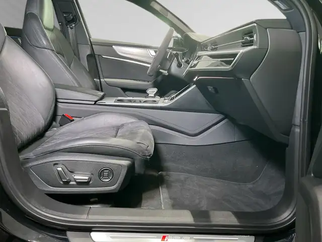 Audi RS6 view 9