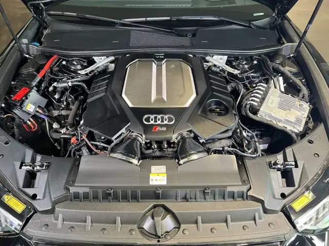 Audi RS6 view 11