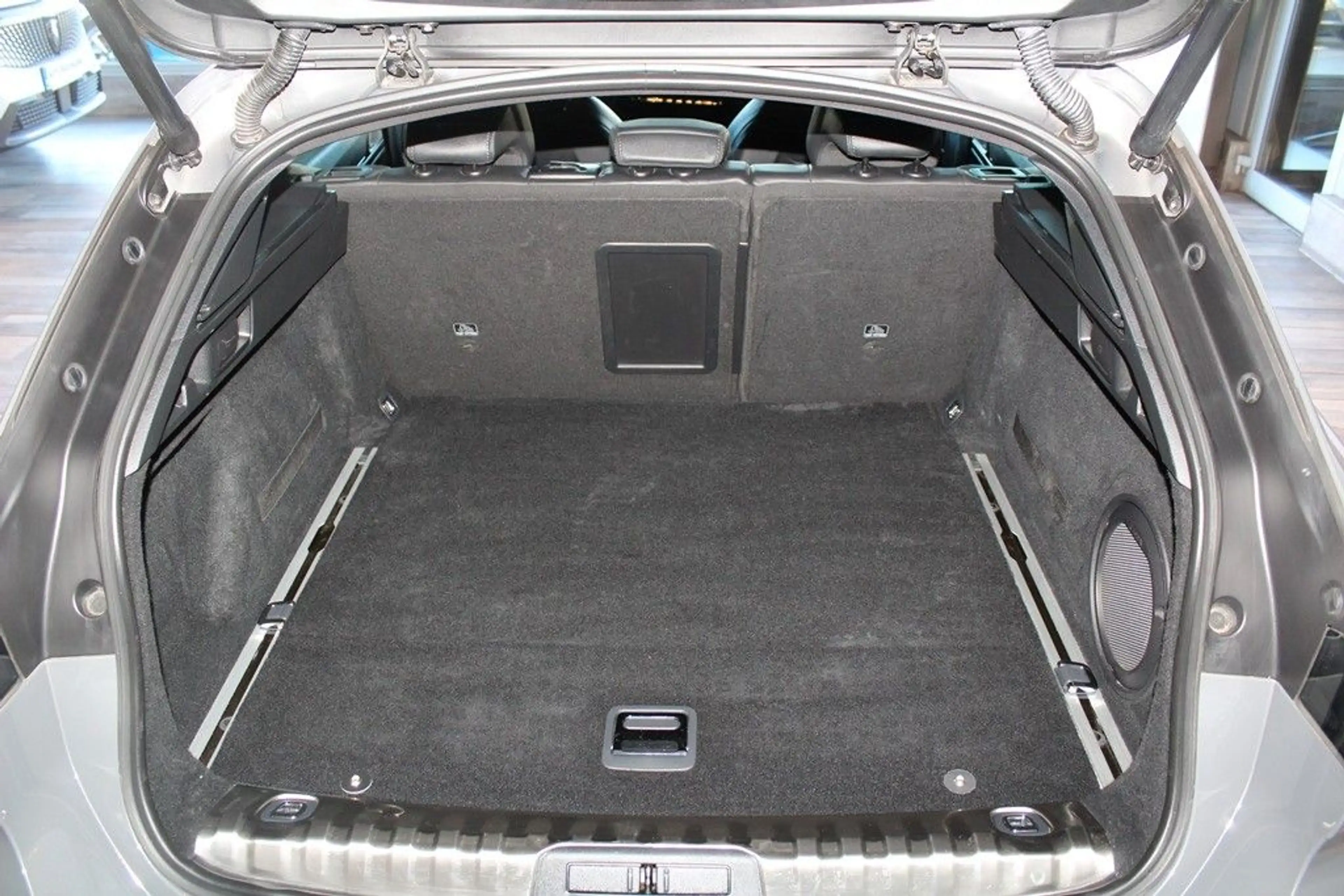 Peugeot 508 SW PSE Hybrid4 360 E-EAT8*4WD*LED*ACC* — photo 11