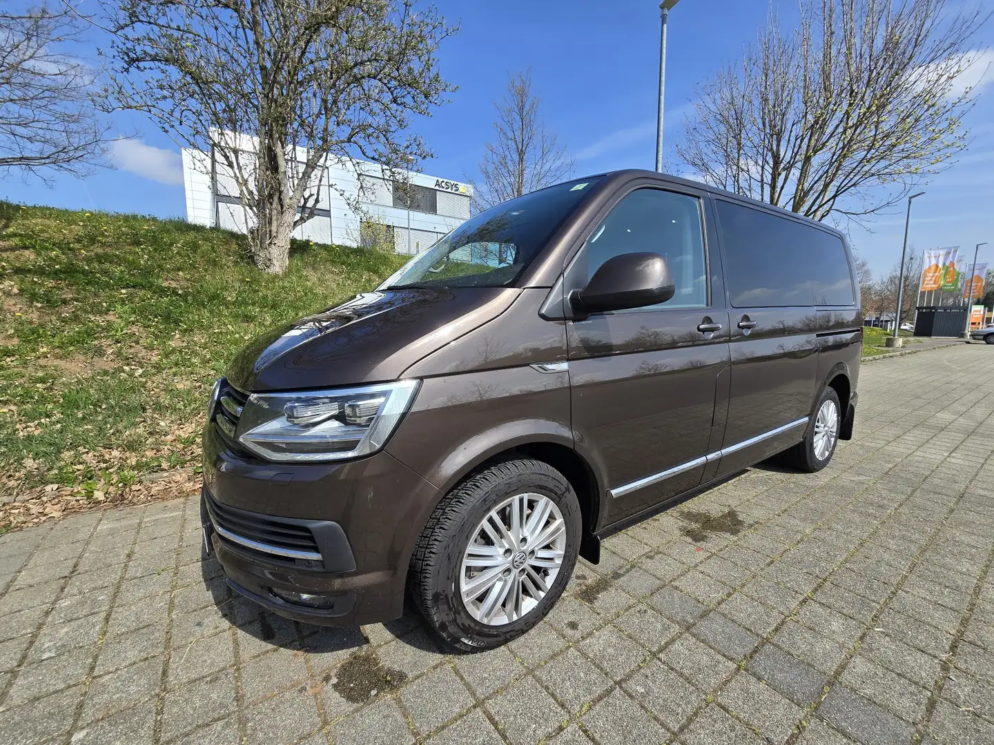 Volkswagen T6 Multivan DSG Kurz 4MOTION Highline - 1