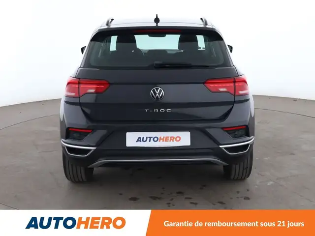 Volkswagen T-Roc view 5