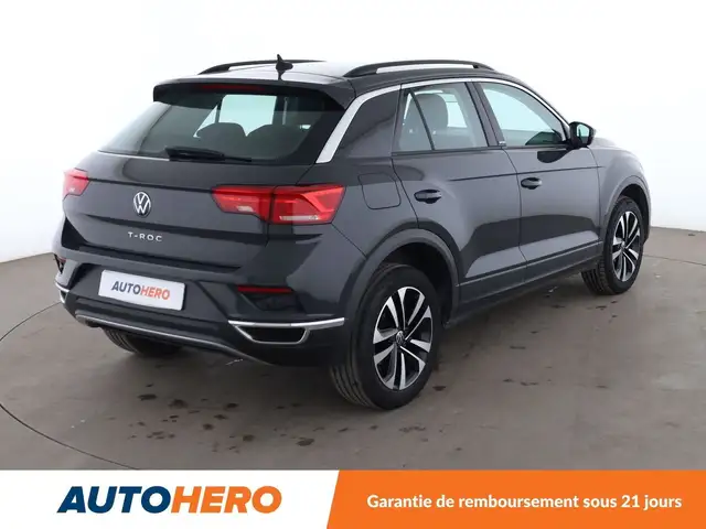 Volkswagen T-Roc view 6