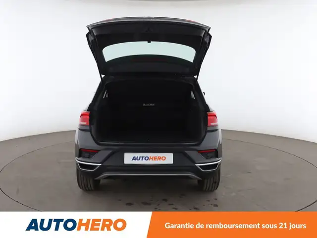 Volkswagen T-Roc view 16