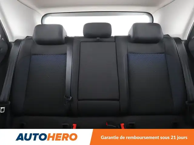Volkswagen T-Roc view 15