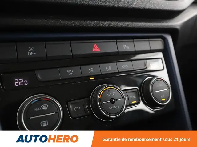 Volkswagen T-Roc view 24