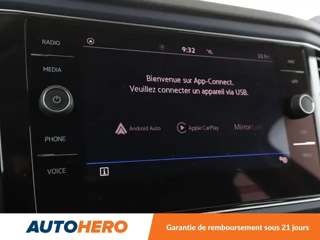 Volkswagen T-Roc view 21