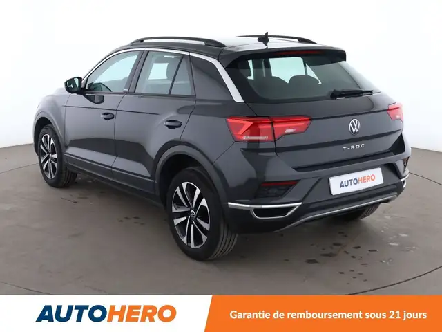 Volkswagen T-Roc view 4