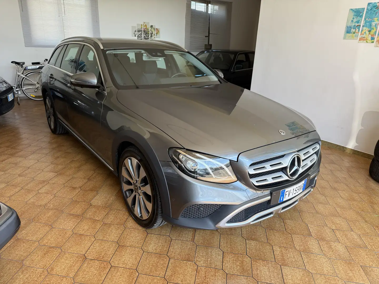 Mercedes-Benz E 220 SW All-Terrain 220 d Sport 4matic auto Grijs - 2