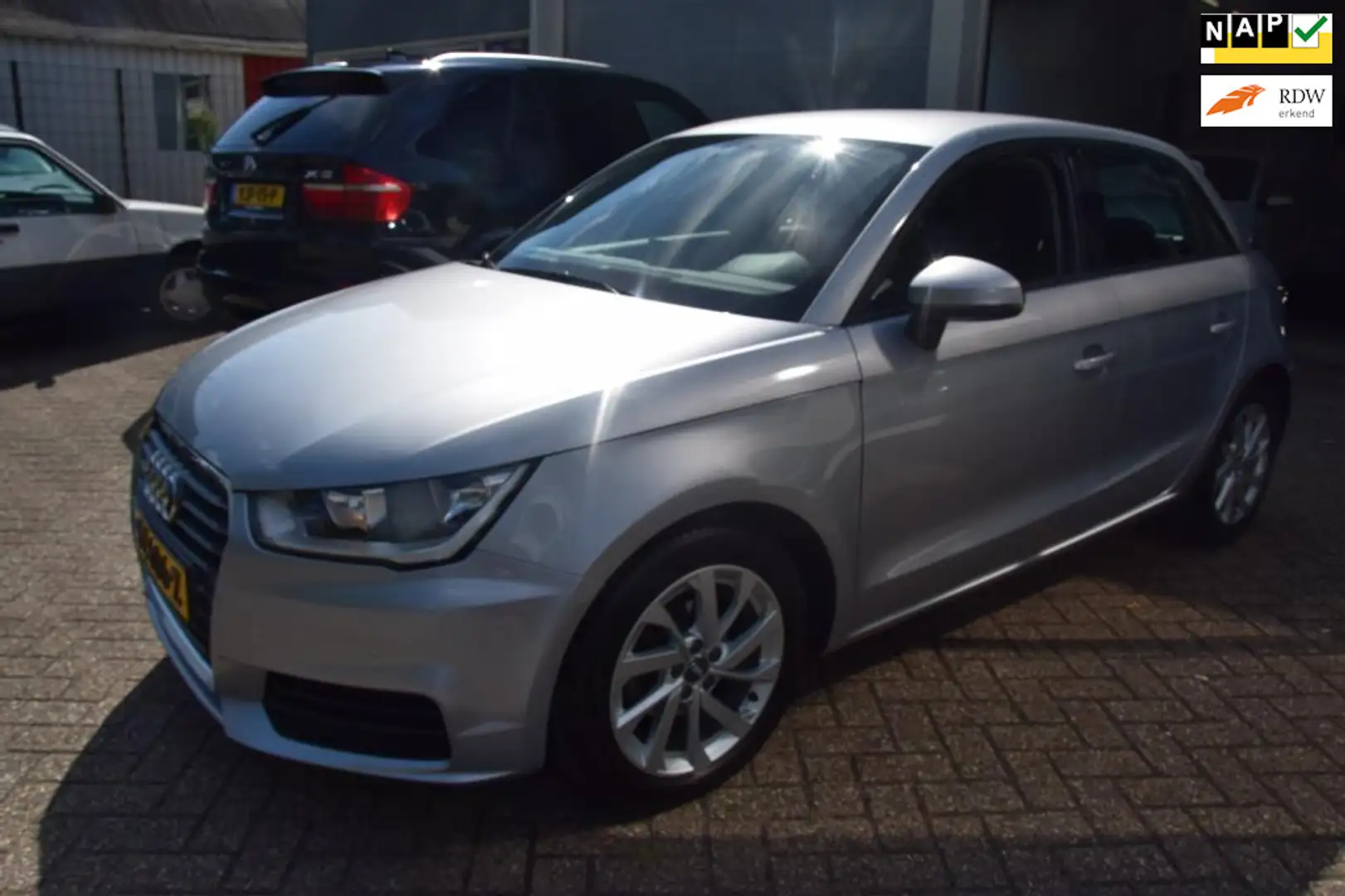 Audi A1 Sportback 1.0 TFSI Pro Line Gris - 1