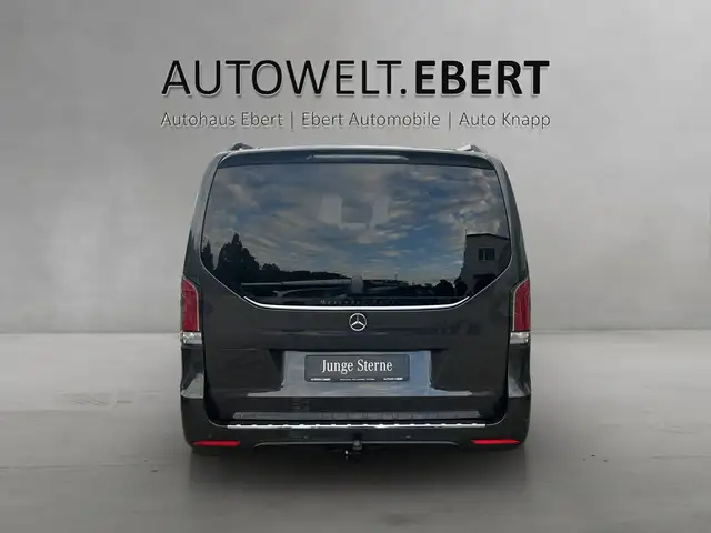Mercedes-Benz V-Class view 4