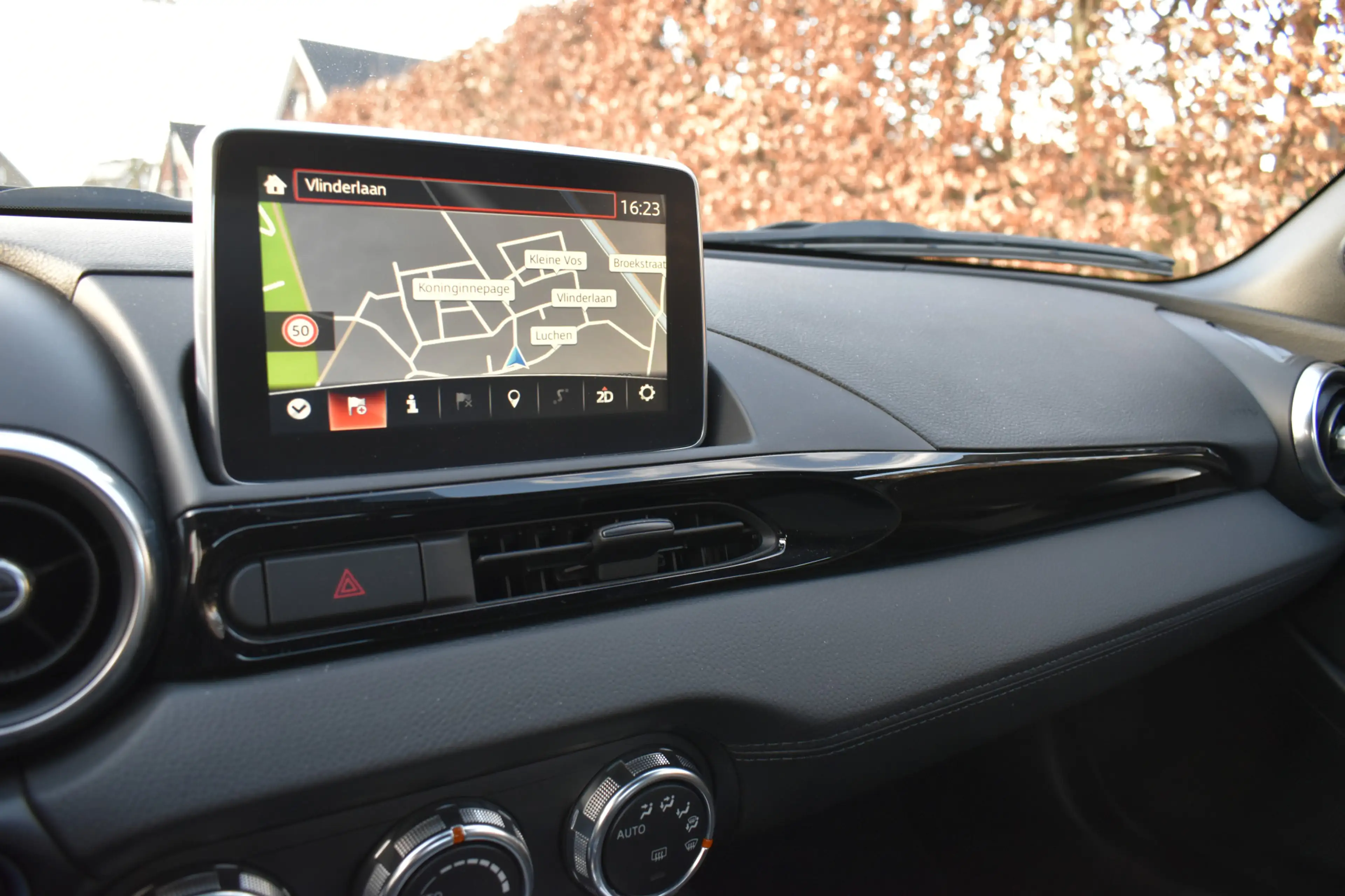 Mazda MX-5 1.4 MultiAir Turbo Lusso AUT. LEER 60DKM NIEUWSTAA — photo 23
