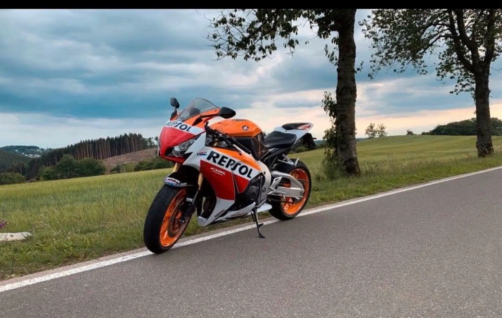 Honda CBR 1000 CBR 1000rr im Repsol Design Portocaliu - 1