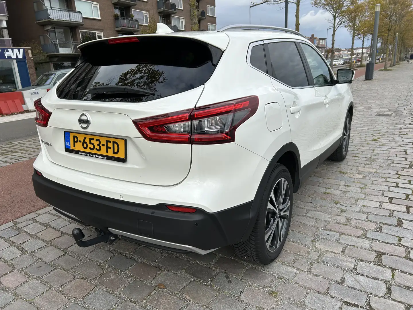 Nissan Qashqai 1.3 DIG-T N-Connecta panorama dak 74.000 km Nieuws Wit - 2