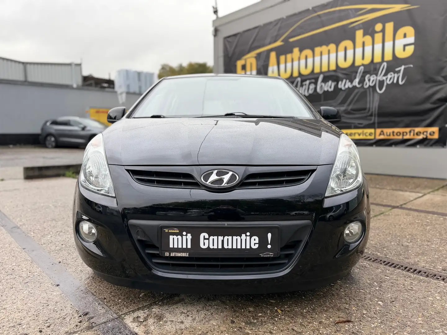 Hyundai i20 1.2 BENZIN MIT GARANTIE! *KLIMAA* Schwarz - 2