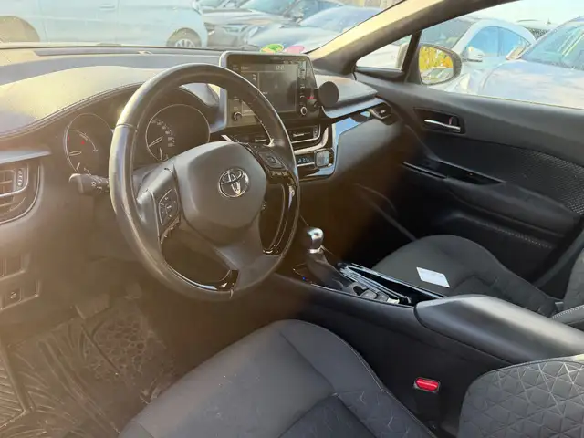 Toyota C-HR view 9