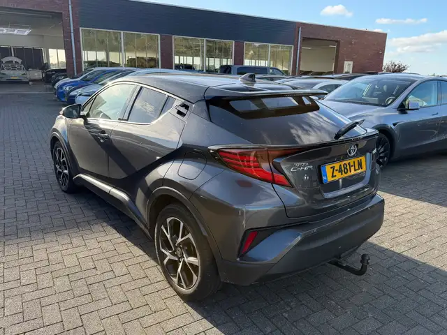 Toyota C-HR view 7