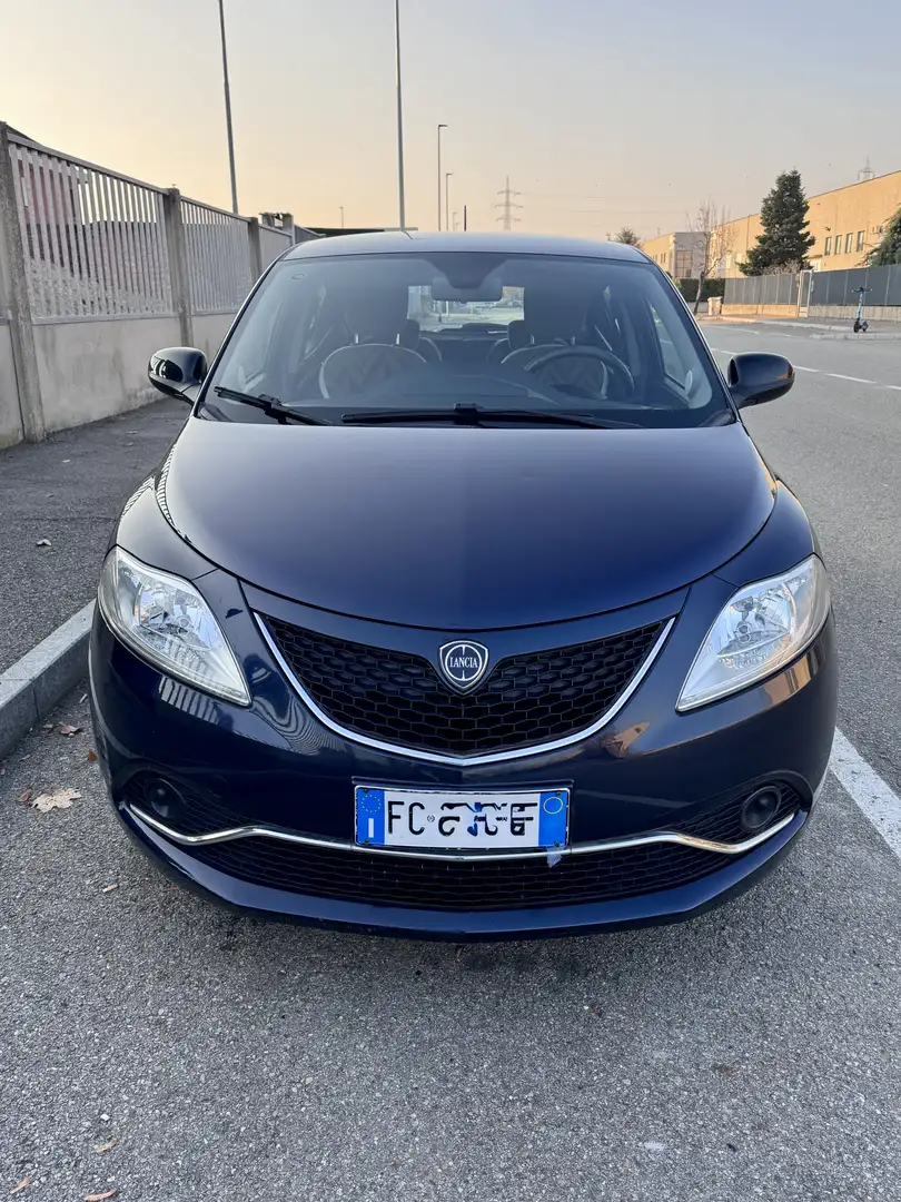 Lancia Y 1.2 8v LS c/airbag - 1