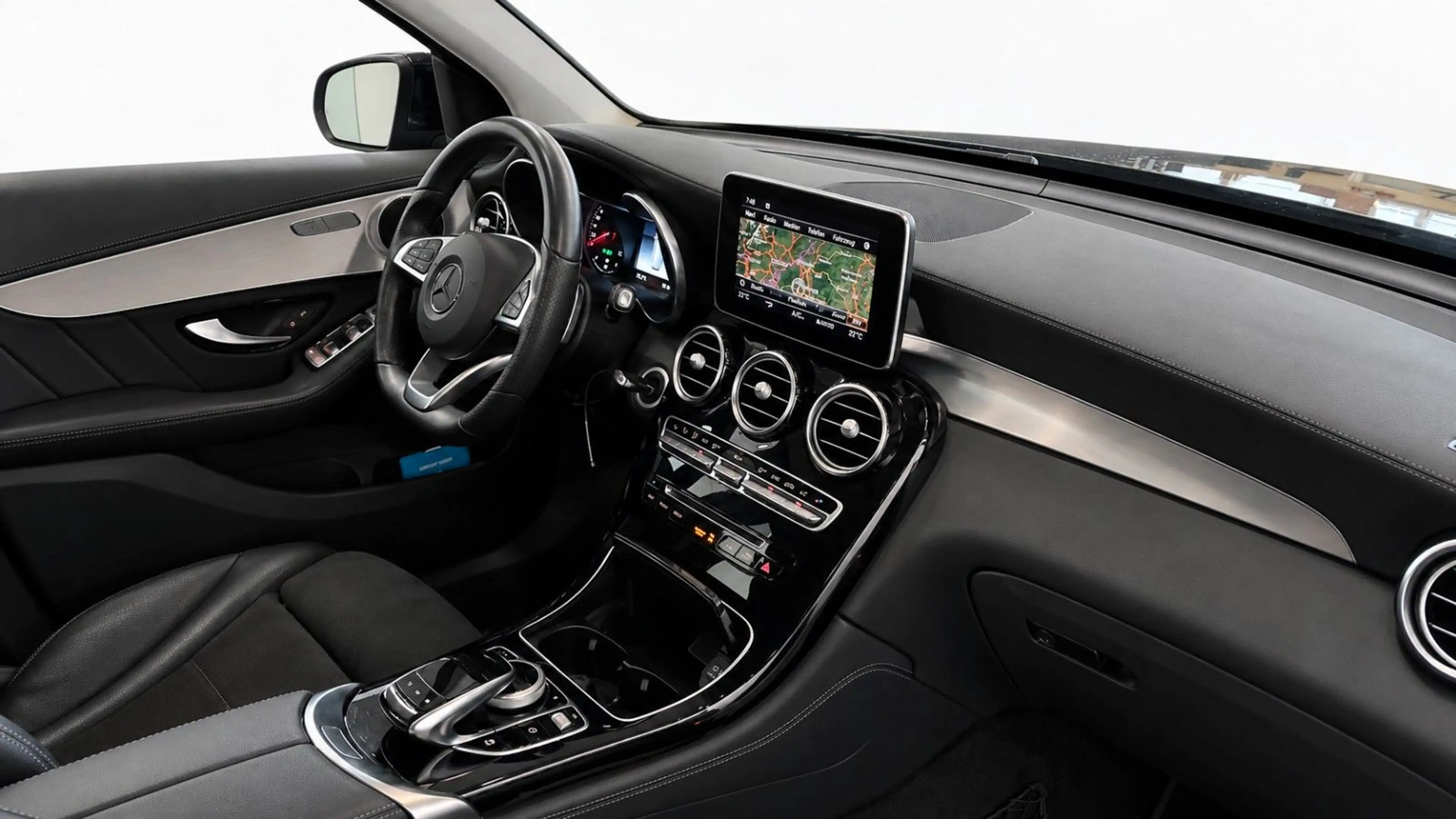Mercedes-Benz GLC 250 4Matic AMG/Distronic+/20"/Presafe+/RFK — photo 5