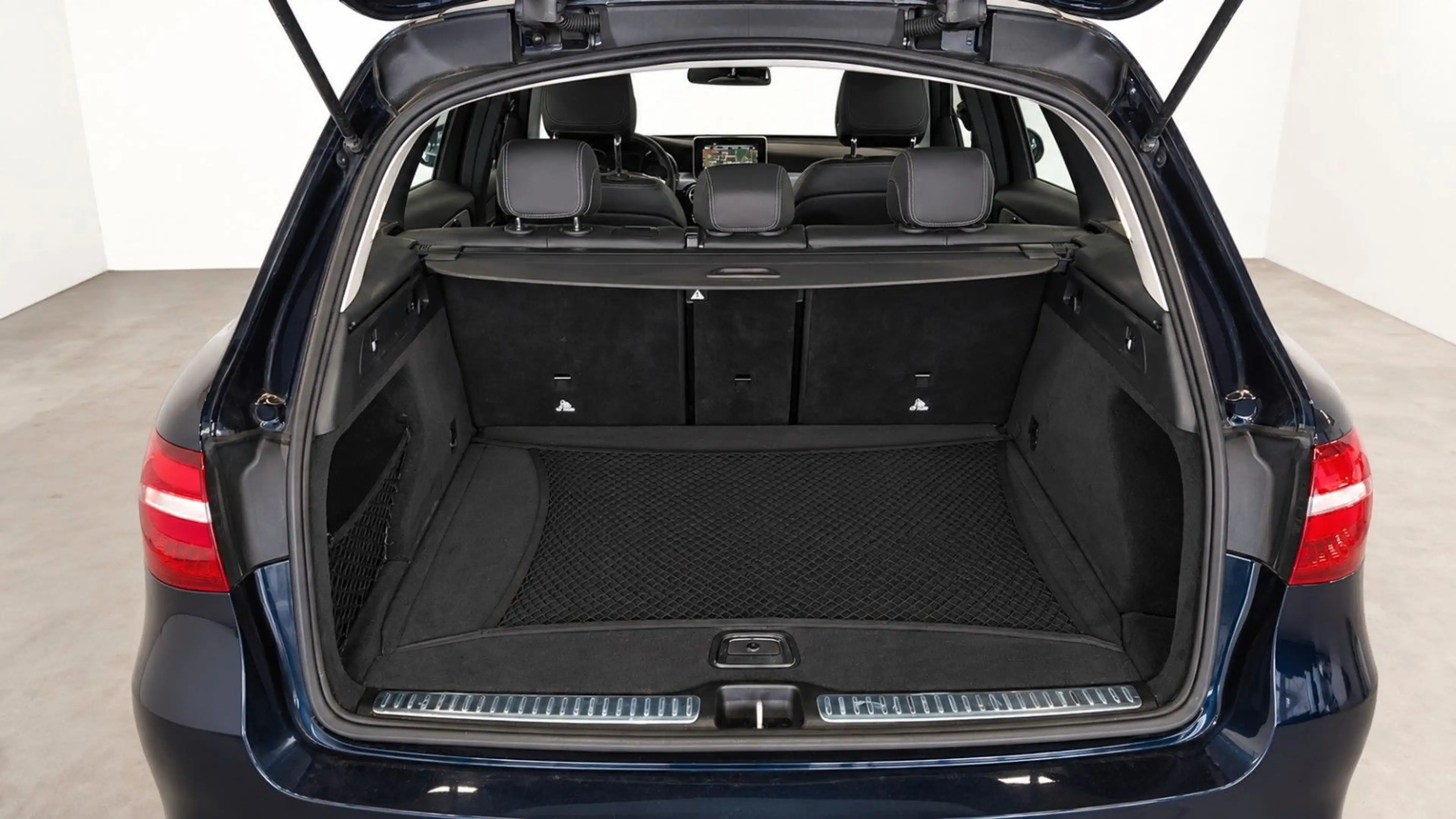 Mercedes-Benz GLC 250 4Matic AMG/Distronic+/20"/Presafe+/RFK — photo 10