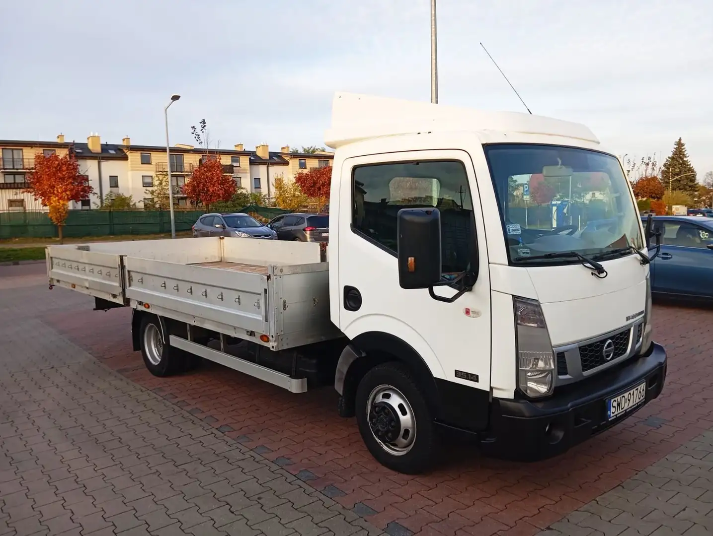 Nissan Cabstar Weiß - 2