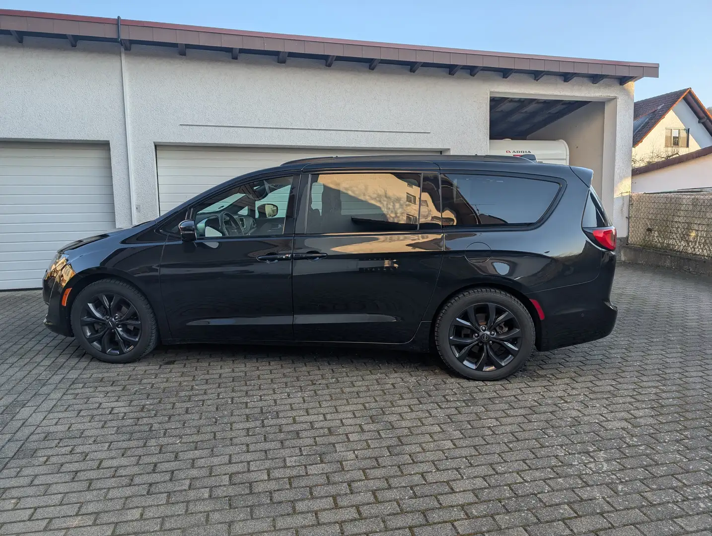 Chrysler Pacifica Limited S/360°/Navi/AHK/CLEAN-Carfax Negro - 1