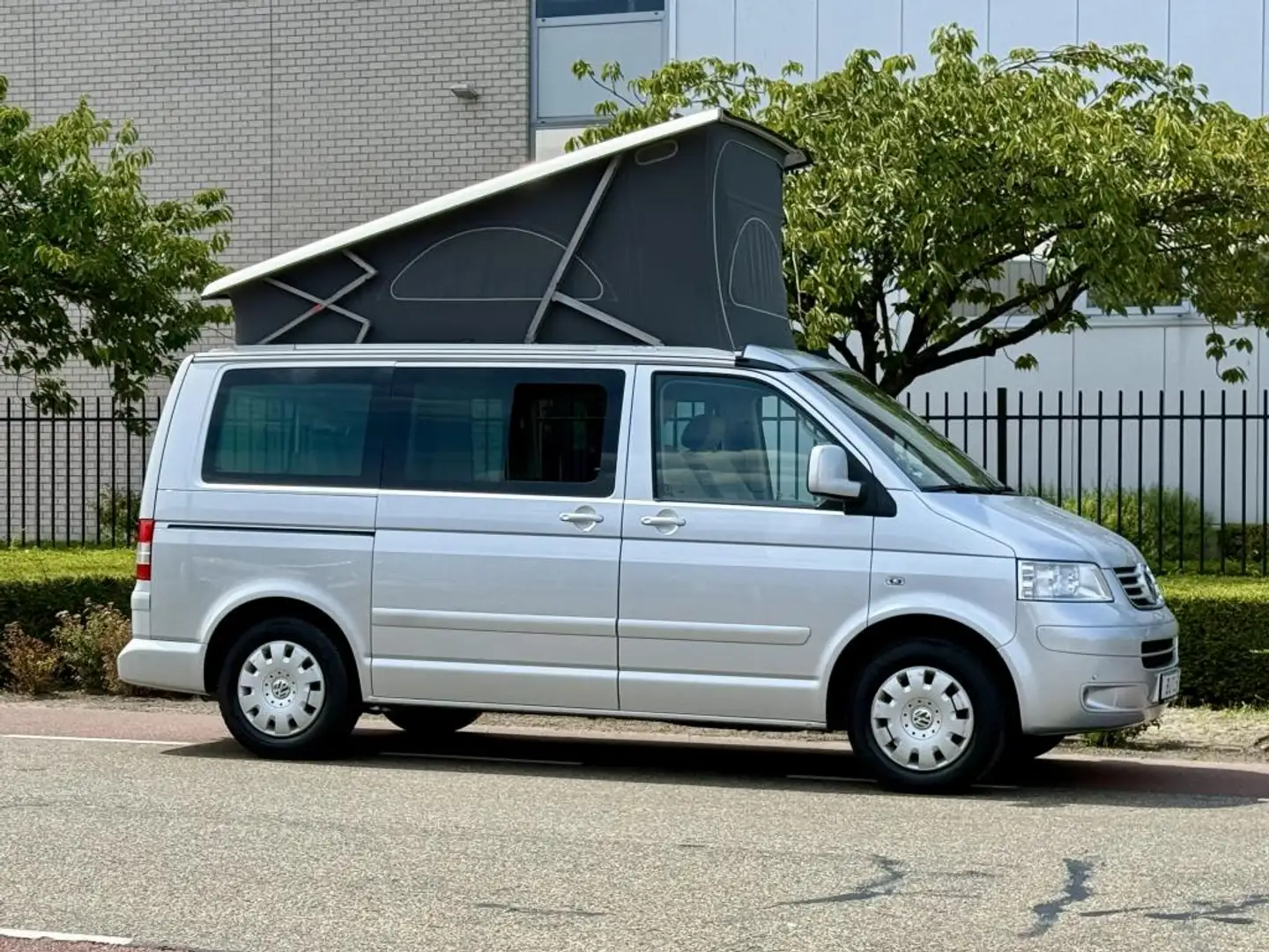 Volkswagen T5 California 2006 235000KM 174PK - 2