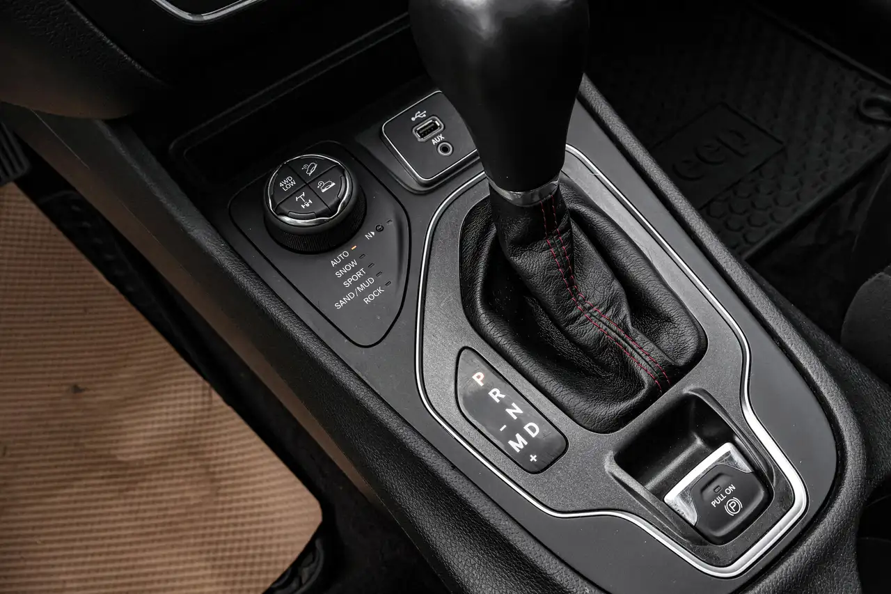Jeep Cherokee снимка Jeep Cherokee