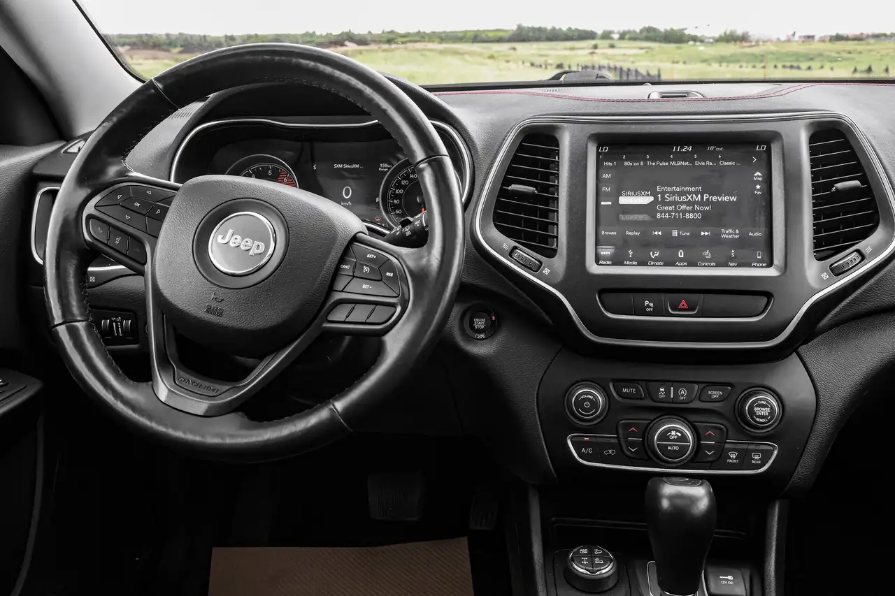 Jeep Cherokee снимка Jeep Cherokee