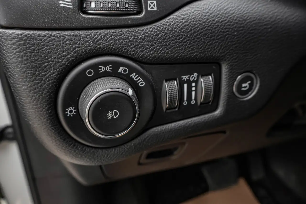 Jeep Cherokee снимка Jeep Cherokee